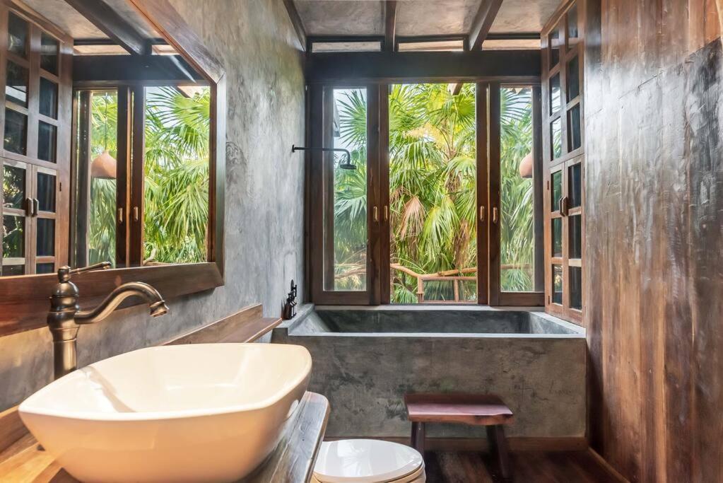 Stunning Jungle Treehouse With Lakefront & Beachside * Tulum