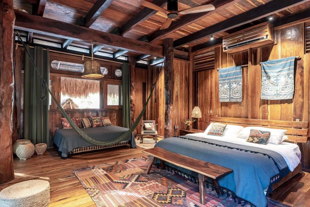 Holiday home Stunning Jungle Treehouse With Lakefront & Beachside *