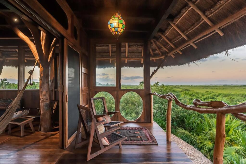 Holiday home Stunning Jungle Treehouse With Lakefront & Beachside