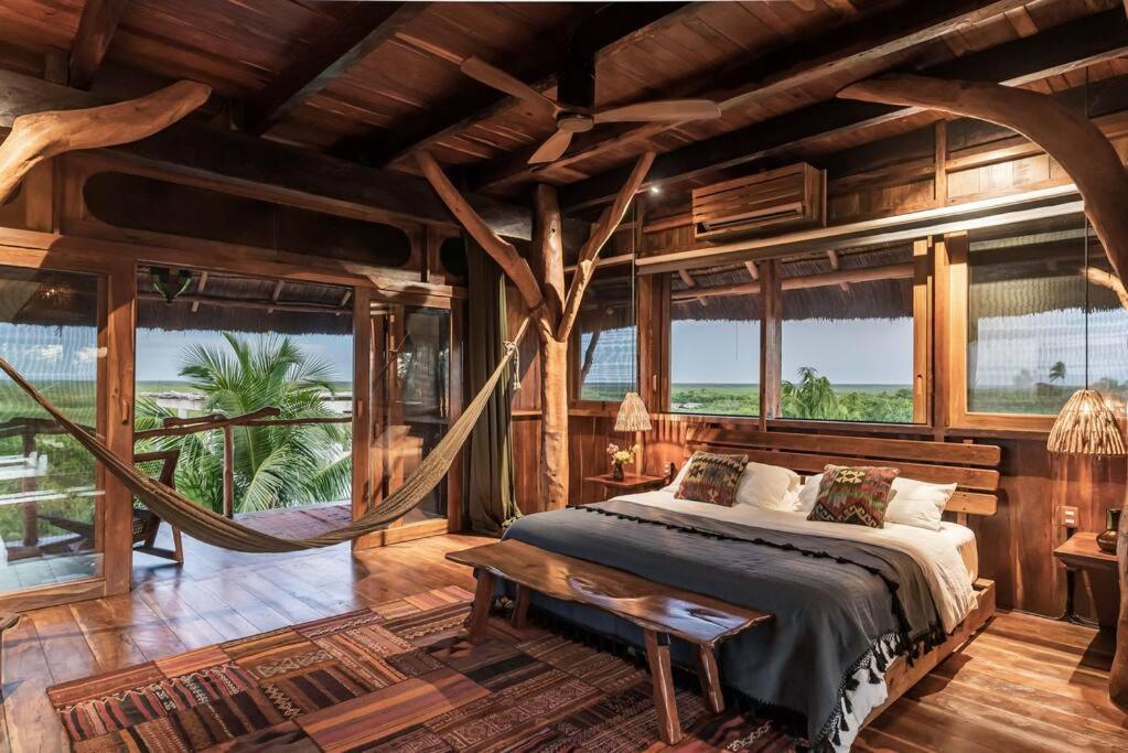 Stunning Jungle Treehouse With Lakefront & Beachside Tulum